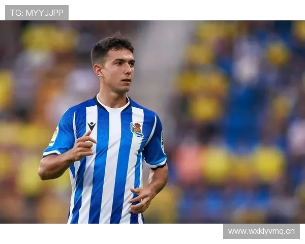 祖布门迪与布斯克茨：经典后腰模板与现代演绎对比