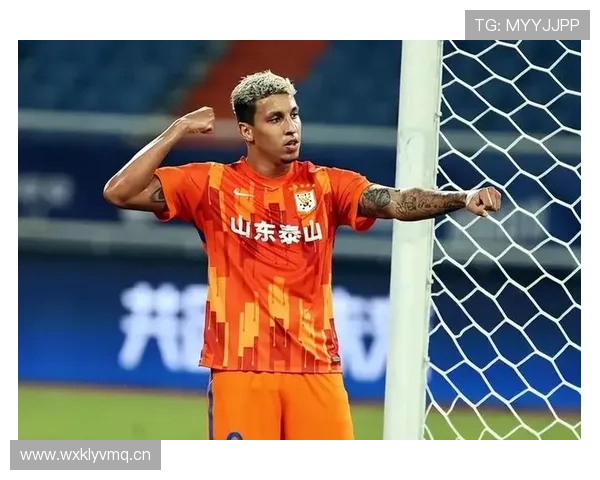 克雷桑一拿球就亮灯，山东泰山进攻却越踢越单薄？