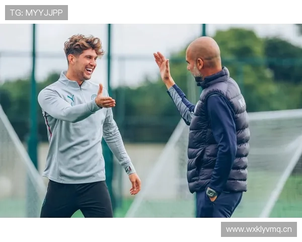 约翰·斯通斯与鲁本·迪亚斯：技术型与指挥型中卫的战术角色差异解析